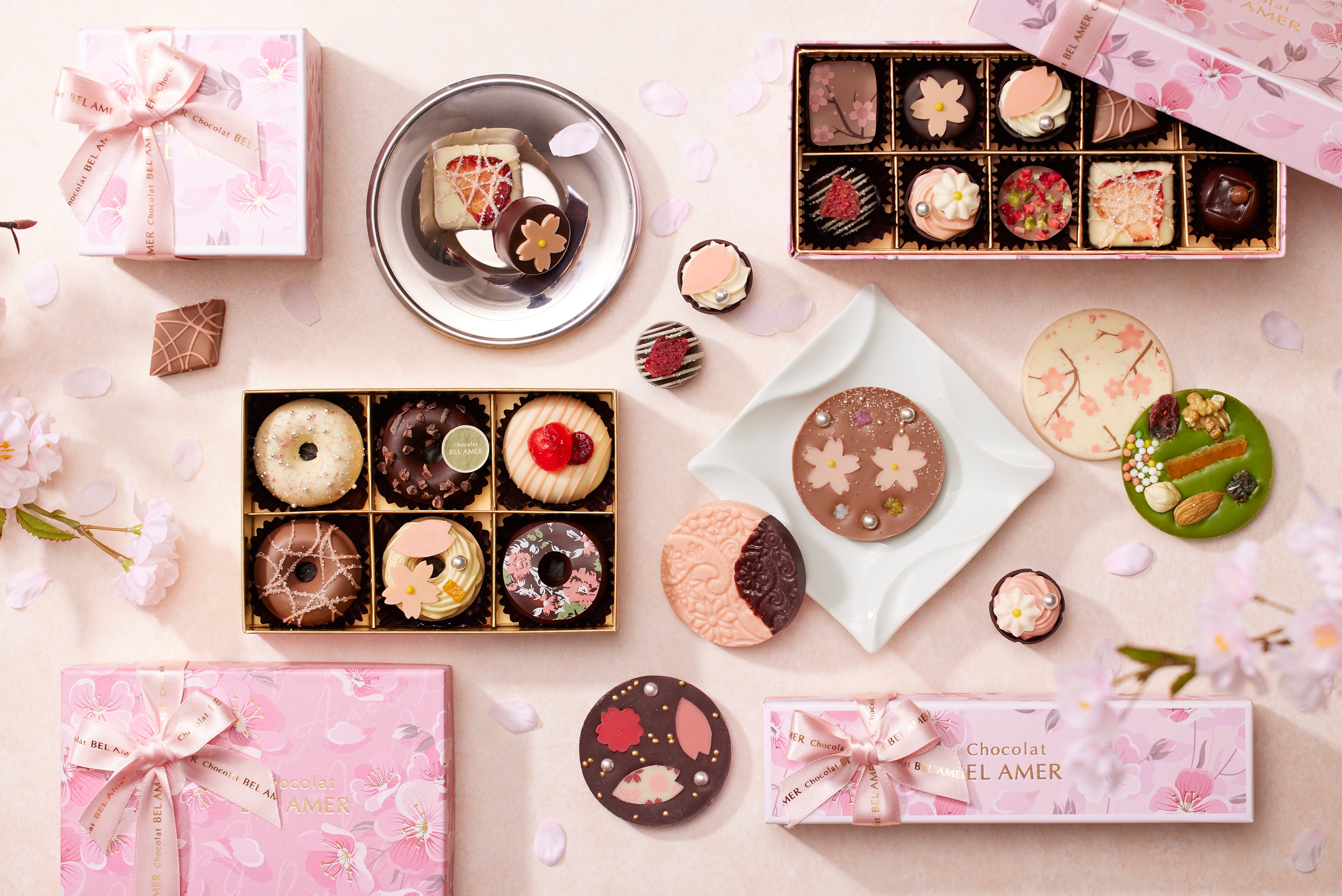 春を運ぶ桜モチーフのショコラや春の新作焼き菓子が登場！ひな祭りをイメージした華やかなケーキも必見です。